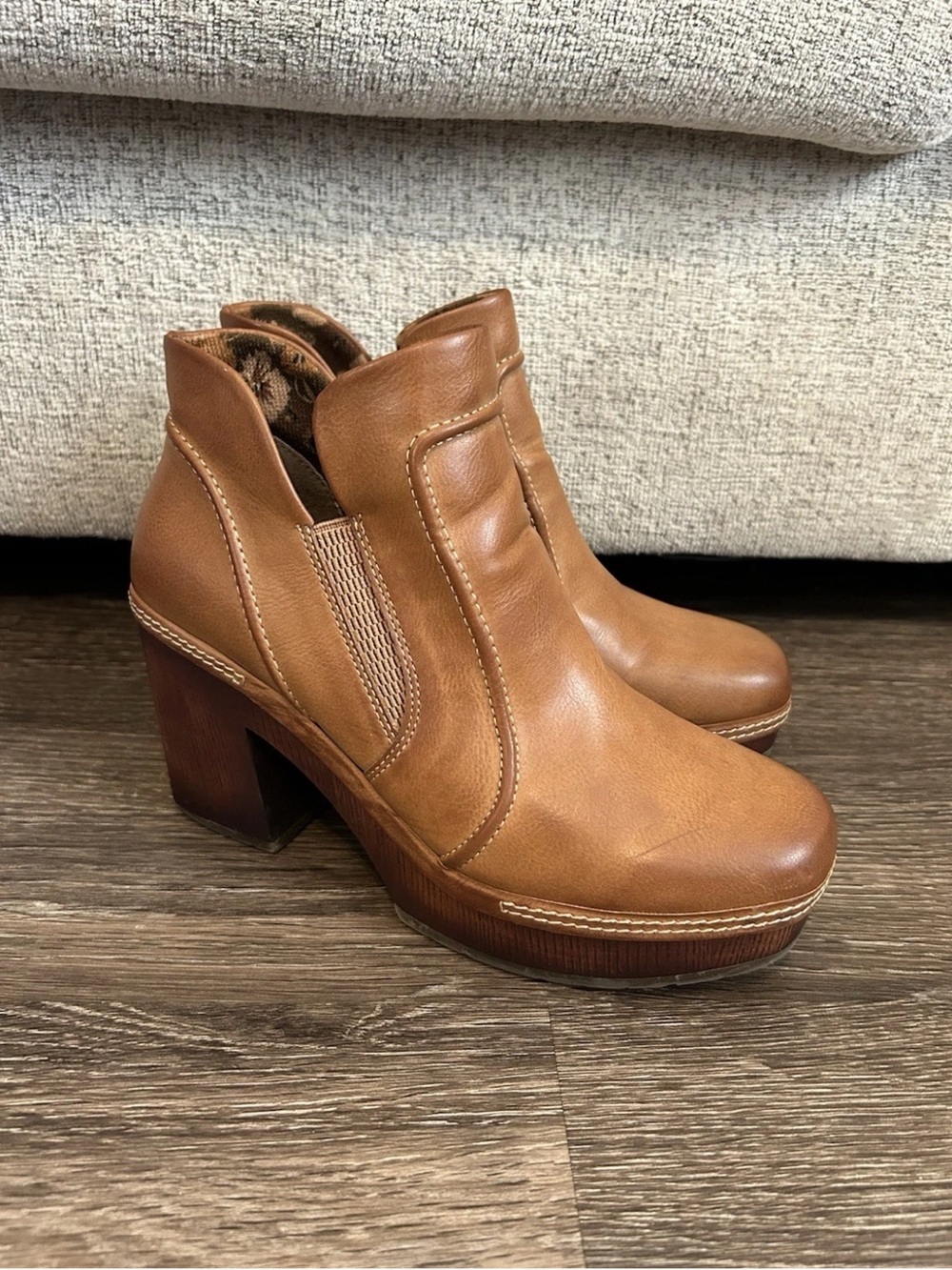 Korks Robin Clog Bootie Brown Platform Heeled Boots Sz 7.5 Western Rockabilly